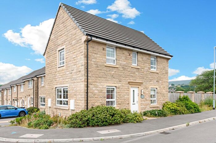 3 Bedroom Detached House For Sale In Poppy Gardens, Meltham, HD9