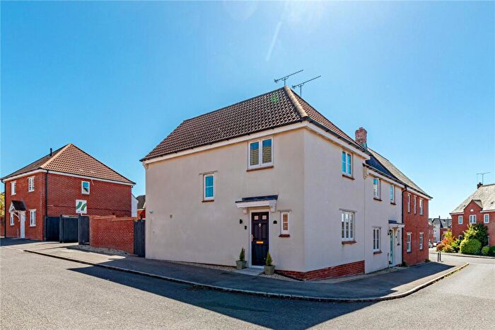 3 Bedroom End Of Terrace House For Sale In Freeman Road, Devizes, Wiltshire, SN10