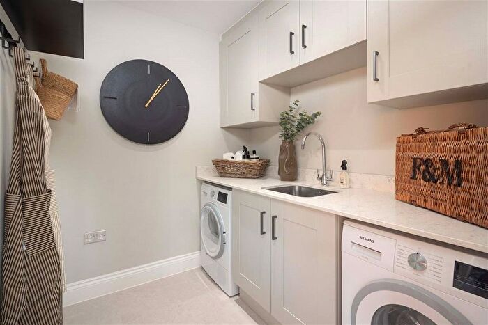 5 Bedroom Detached House For Sale In Hayfield Lodge, Over, Cambridge, CB24