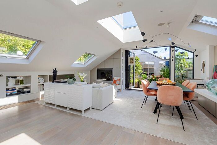 3 Bedroom Flat For Sale In Old Brompton Road, South Kensington, SW5