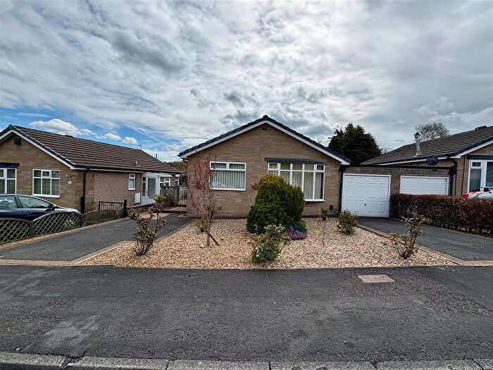 2 Bedroom Semi Detached Bungalow For Sale In Oakleigh Avenue, Clayton, Bradford, BD14