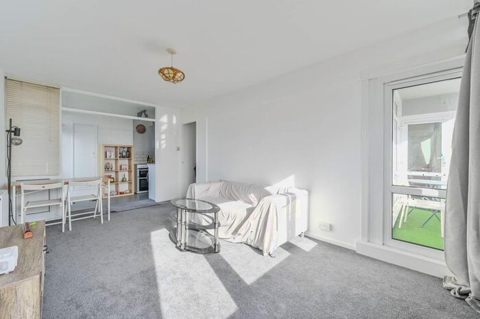 2 Bedroom Flat To Rent In Brandon Estate, Kennington, London, SE17