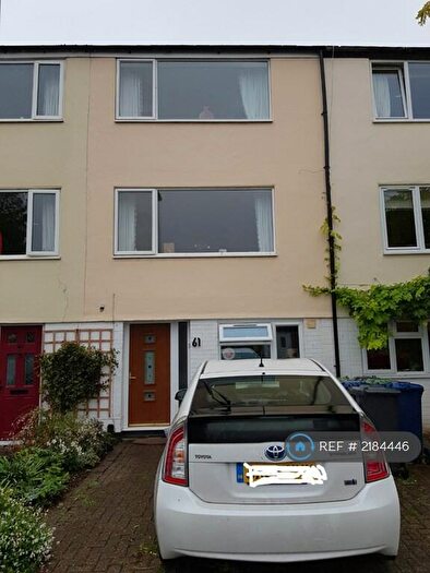 3 Bedroom Terraced House To Rent In Mulberry Close, Cambridge, CB4