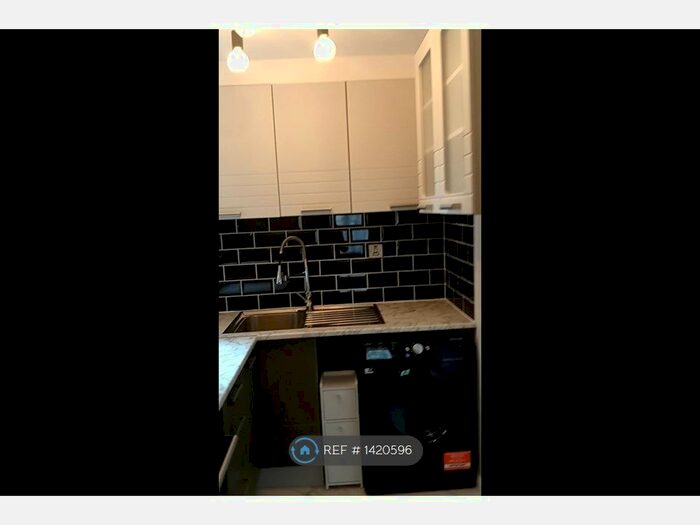 Studio To Rent In Thornton Heath, Surrey, CR7