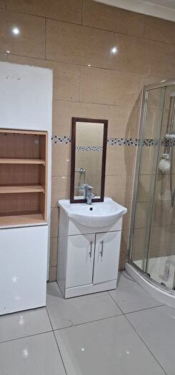 1 Bedroom Flat To Rent In One Bedroom Flat, RM18