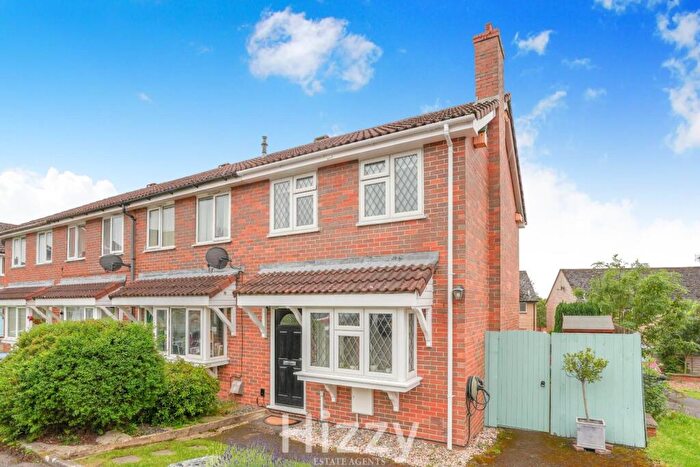 2 Bedroom End Of Terrace House For Sale In Bourchier Close, Hadleigh, IP7