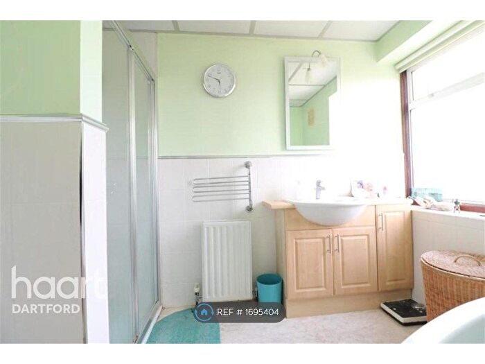 3 Bedroom Terraced House To Rent In Colyers Lane, Erith, DA8