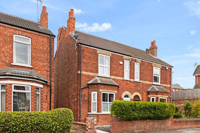 3 Bedroom Semi Detached House For Sale In Arthur Road, Gainsborough, DN21