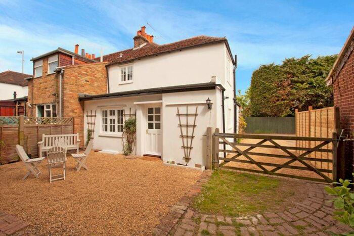 2 Bedroom Cottage To Rent In Maidenhead Road Windsor, SL4