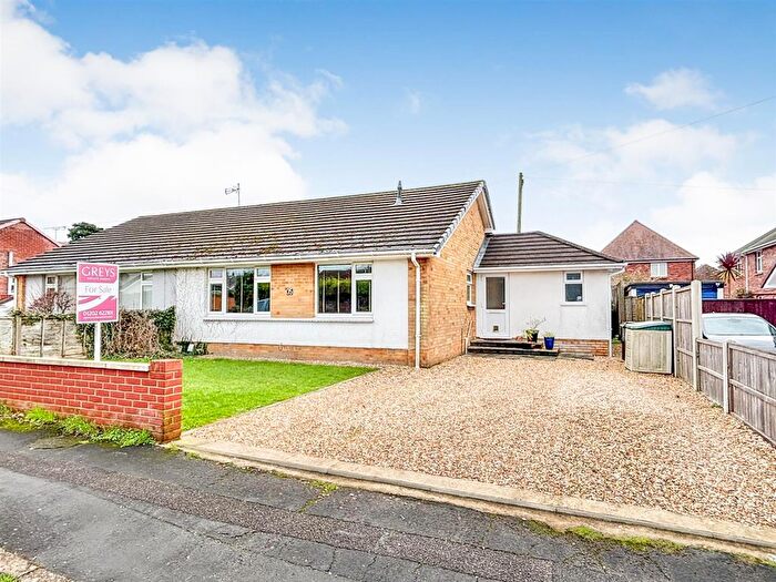 3 Bedroom Semi Detached Bungalow For Sale In Beacon Park Road, Upton, Poole, BH16