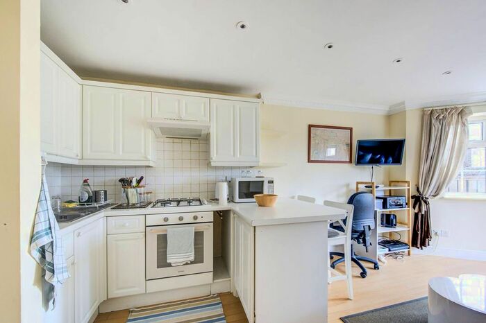 1 Bedroom Flat For Sale In Philbeach Gardens, Earls Court, London, SW5