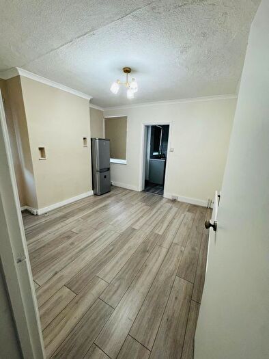 3 Bedroom Semi-Detached Bungalow To Rent In Nelson Road, Windsor, SL4