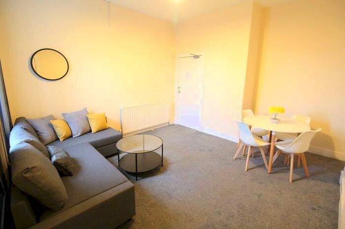 4 Bedroom Flat To Rent In Elmfield Avenue, First Floor, AB24