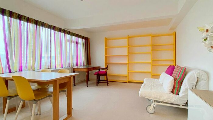 1 Bedroom Flat To Rent In Kings Road, Brighton, BN1