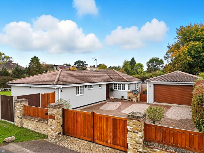 4 Bedroom Bungalow For Sale In Wilkins Green Lane, Smallford, AL4