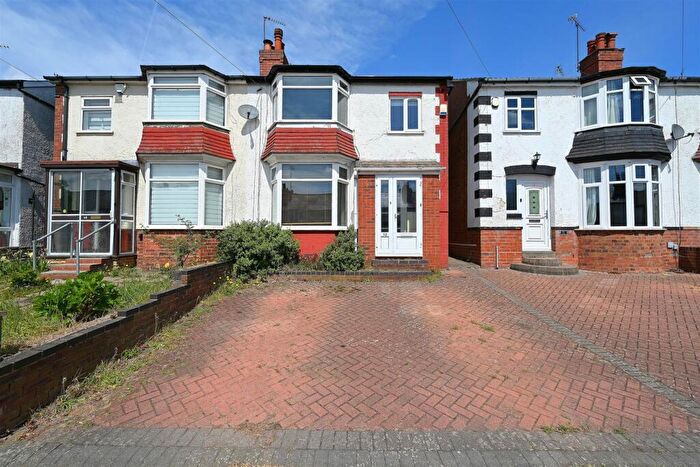 3 Bedroom Semi-Detached House For Sale In Stanley Avenue, Harborne, Birmingham, B32
