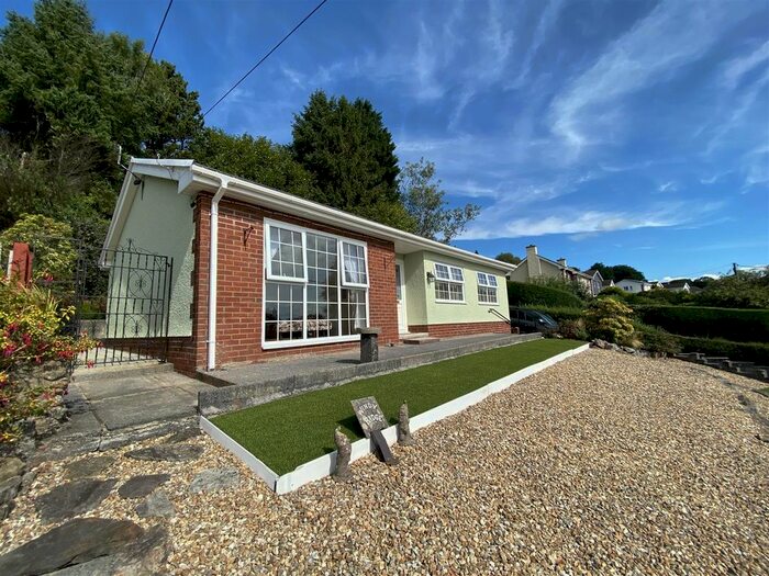 3 Bedroom Detached Bungalow For Sale In Llandeilo Road, Gorslas, Llanelli, SA14