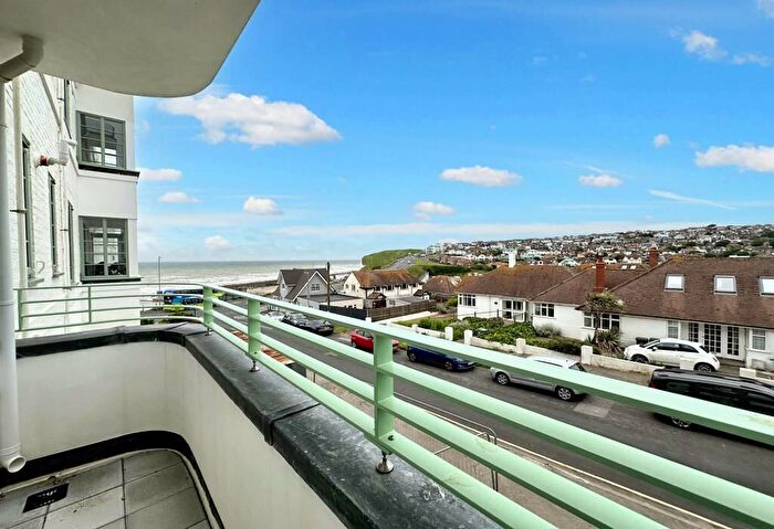 2 Bedroom Flat To Rent In Chichester Drive East, Saltdean, Brighton, BN2