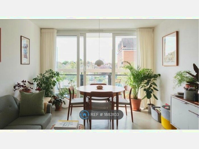 2 Bedroom Flat To Rent In London, London, E5