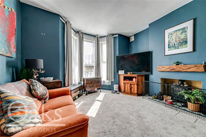 2 Bedroom Flat For Sale In Portland Road, South Norwood, SE25
