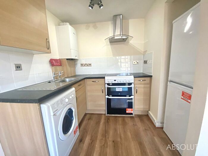 1 Bedroom Flat To Rent In Bradley Lane, Newton Abbot, TQ12