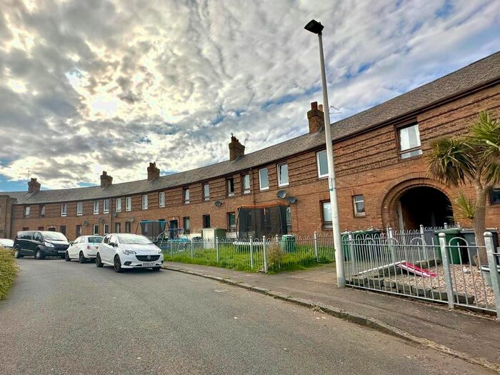 3 Bedroom Flat To Rent In Royston Mains Crescent, Pilton, Edinburgh, EH5