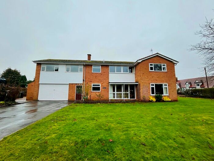 5 Bedroom Detached House To Rent In Rectory Close, Harvington, Evesham, WR11