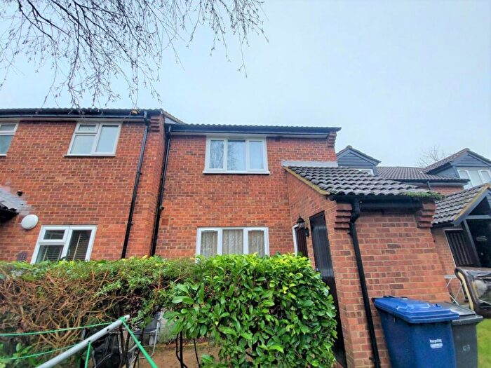 1 Bedroom Apartment To Rent In Springwood Crescent, Edgware, Greater London, HA8