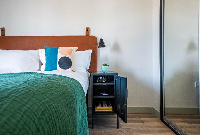 Studio To Rent In Dingwall Road, Croydon, London, CR0