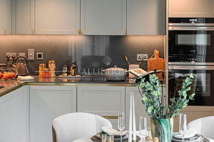 1 Bedroom Flat For Sale In Edgware Road, London, W2