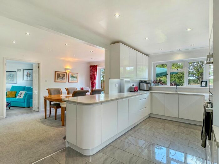 4 Bedroom Detached House For Sale In Burton End, West Wickham, Cambridge, CB21