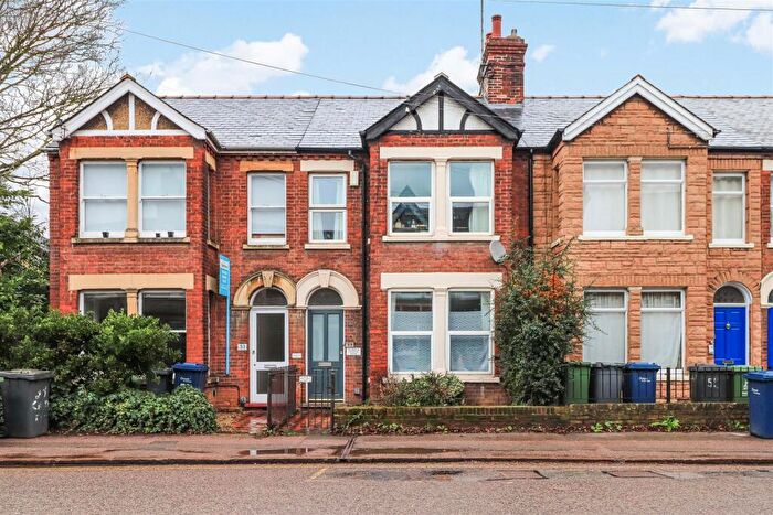 4 Bedroom End Of Terrace House For Sale In Cherry Hinton Road, Cambridge, CB1