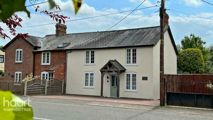 4 Bedroom Semi-Detached House For Sale In White Horse Road, Colchester, CO7