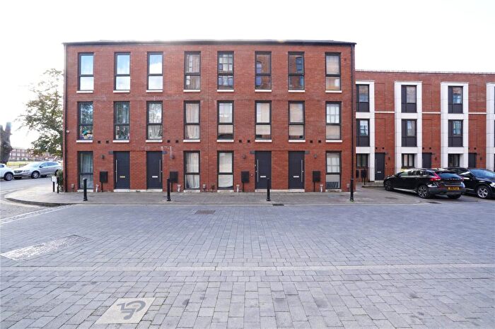 3 Bedroom Town House For Sale In Elisabeth Gardens, Stockport, Greater Manchester, SK5