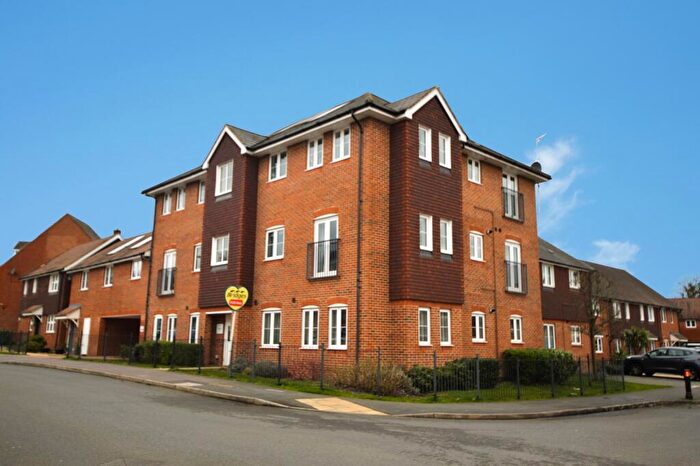 2 Bedroom Flat For Sale In Earlswood Park, Bagshot, GU19