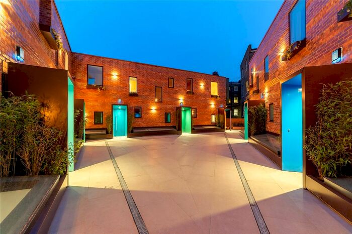 4 Bedroom Flat To Rent In Penrose Mews, Lillie Road, London, SW6