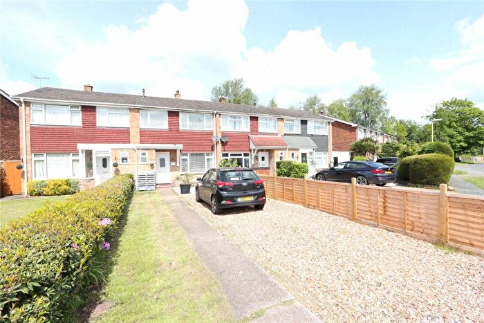 3 Bedroom Terraced House To Rent In Sunnybank Road, Farnborough, Hampshire, GU14