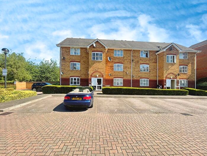 2 Bedroom Flat To Rent In Coal Court, Grays, RM17