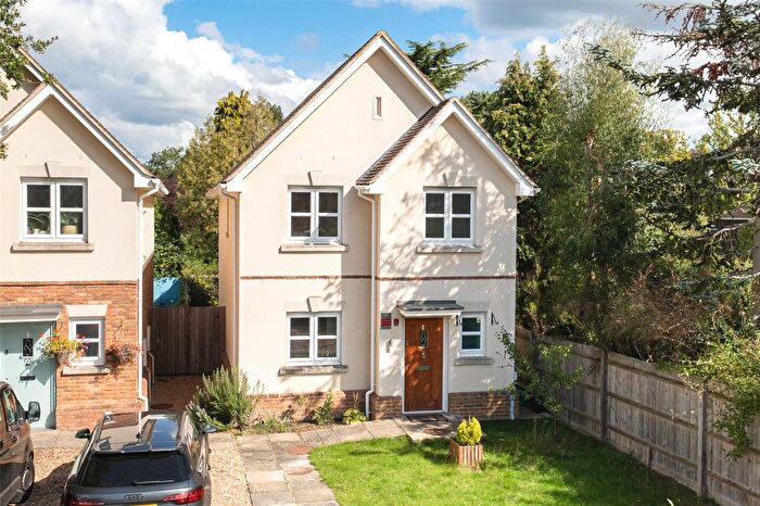 3 Bedroom Detached House To Rent In Northway, Wokingham, Berkshire, RG41