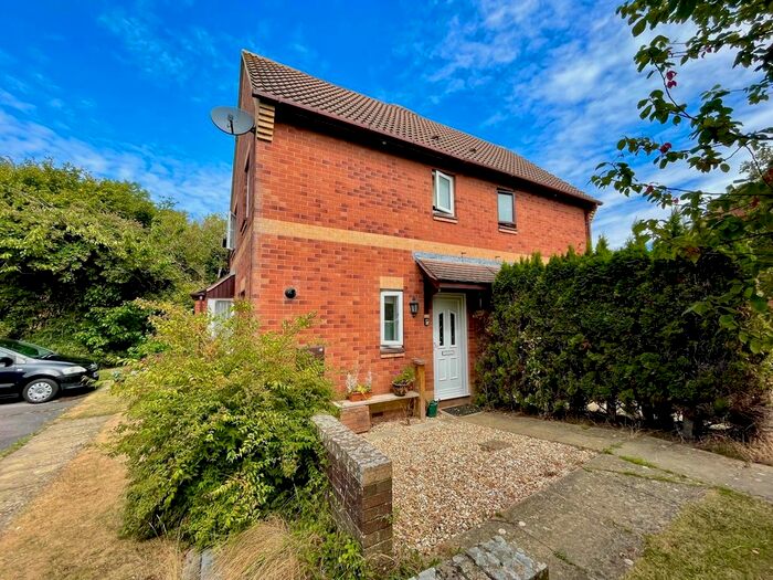 2 Bedroom Terraced House To Rent In Hawthorn Crescent, BS49