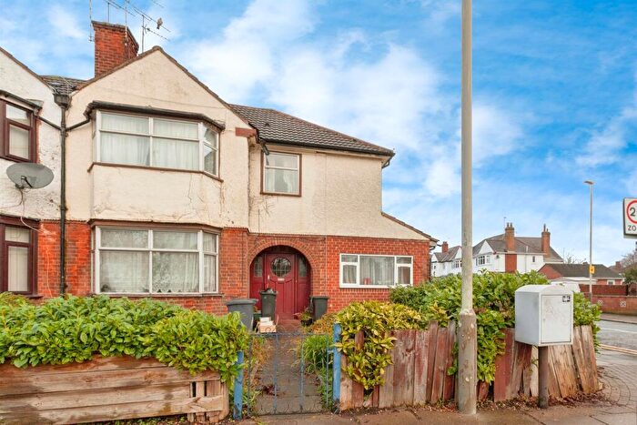 5 Bedroom Semi Detached House For Sale In Hinckley Road, Leicester, LE3