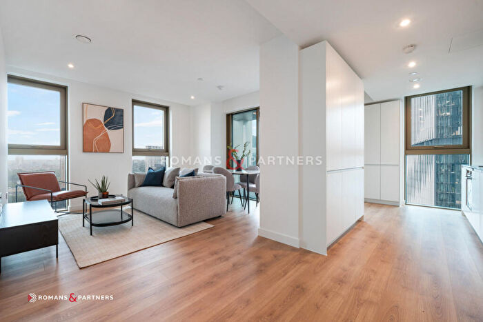 2 Bedroom Apartment To Rent In One Thames Quay, Canary Wharf, E14