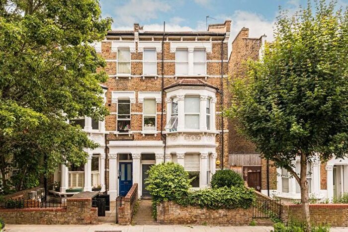 2 Bedroom Flat To Rent In Bradiston Road, London, W9