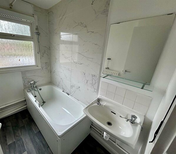 1 Bedroom Flat To Rent In Sevenoaks Close, Romford, RM3