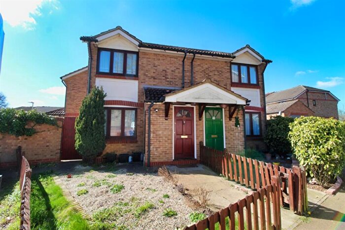 2 Bedroom Semi Detached House To Rent In Heybridge Court, Hertford, SG14