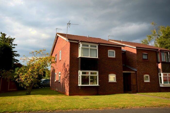 1 Bedroom Flat To Rent In Canterbury Drive, Perton, Wolverhampton, WV6