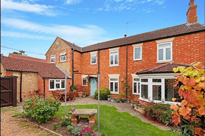 3 Bedroom Cottage For Sale In Rotton Row, NN9