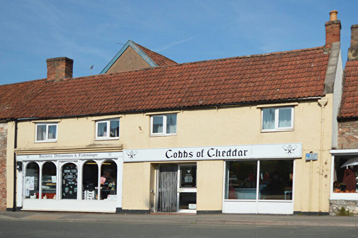 3 Bedroom Apartment To Rent In Union Street, Cheddar, BS27