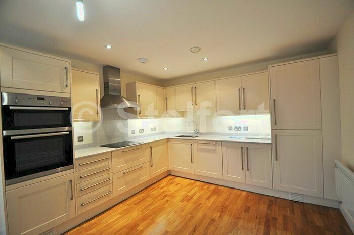 2 Bedroom Flat To Rent In Axminster Road, London, N7