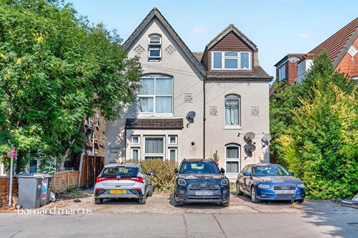 2 Bedroom Flat For Sale In Bramley Hill, South Croydon, CR2